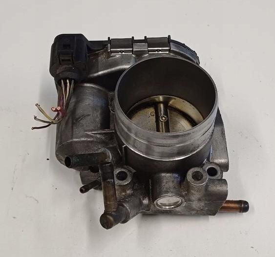 AUDI A4 B6 2.0 Škrtiaca klapka  06B133062H 0280750088