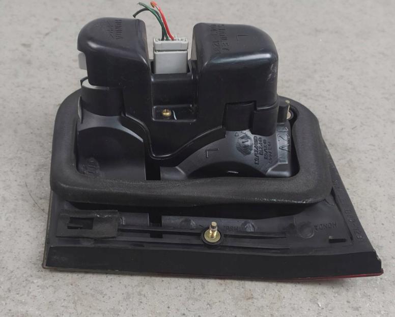 HONDA CIVIC VI  Svetlo ľavé zadné kufor