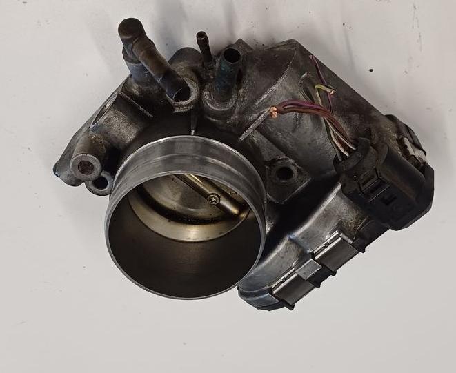 AUDI A4 B6 2.0 Škrtiaca klapka  06B133062H 0280750088