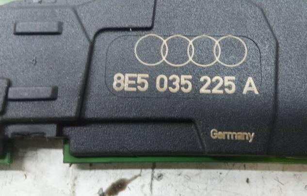 Audi A4 B6 SEDAN 4D 1.8T 163KM 00-04 ANTENA Zosilňovač 8E5035225A