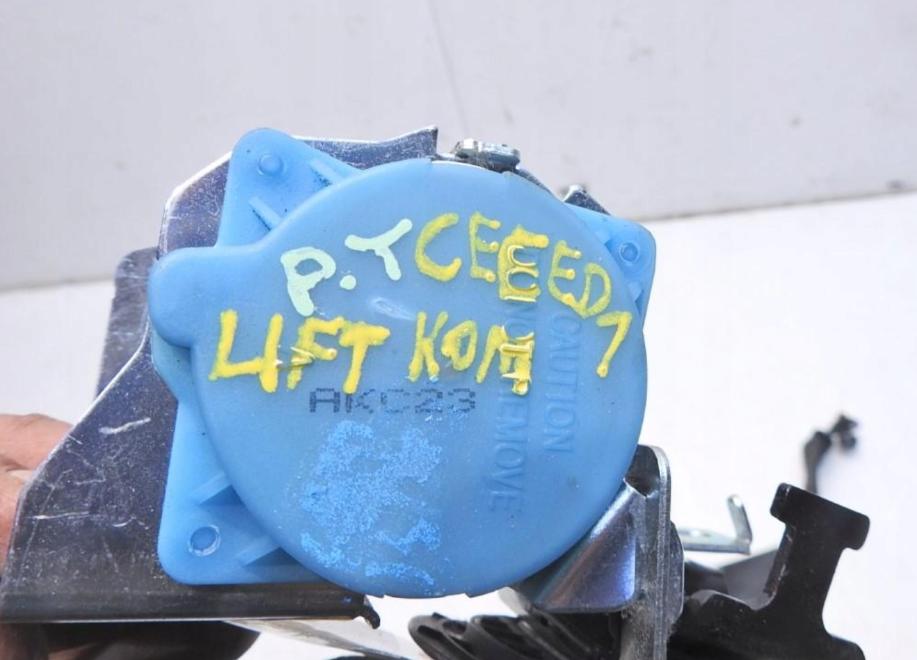 KIA CEED I LIFT  zadny pravý pas 89810-1H500 89820-1H500