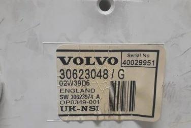 Volvo V40 I 1995-2004 1.9 DCI 116 HP  85 kW 1900 cm3  Prístrojovka