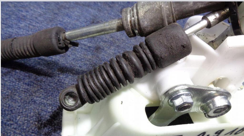 Alfa romeo Gt 1.9 jtd 150 HP manual 110 kW 1910 cm3 Páka stupeň,rýchlosť