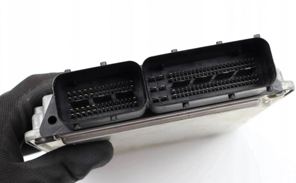 VW PASSAT B5.5 (3B3) 2000 - 2005    2.0 TDI 100 kW [136 KM] riadiaca jednotka Motor 038906016K