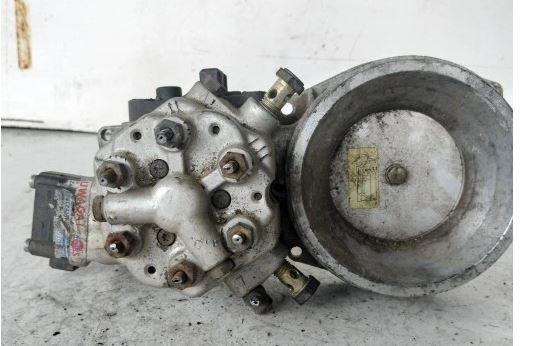 Audi 100 C3    SEDAN 4D 2.3B 133KM 82-91  Rozdeľovač vstreku 034133353C 0438101029