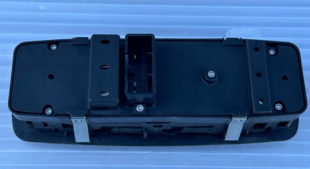 Lancia Thema II 2011-2014 prepínač okien spätných zrkadiel 56046826AC