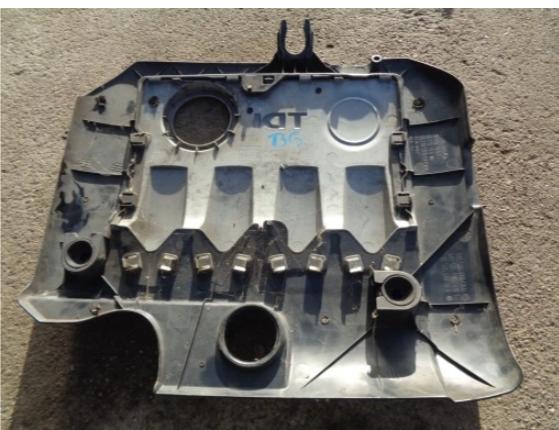 VW Passat B6 Golf Plus  kryt motora  03G103925BL