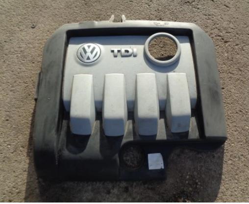 VW Passat B6 Golf Plus  kryt motora  03G103925BL