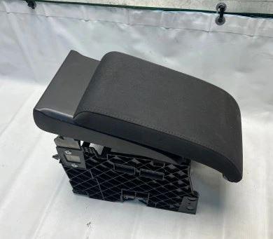 Lakťová opierka VOLKSWAGEN TOURAN I LIFT