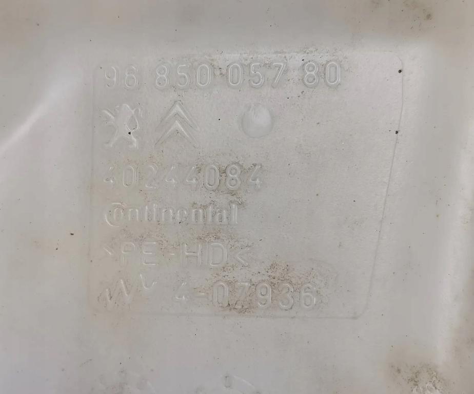 Peugeot 5008 I 2009-2017 2.0 hdi 150 HP manual 110 kW 1997 cm3 5- nádržka ostrekovačov 9685005780