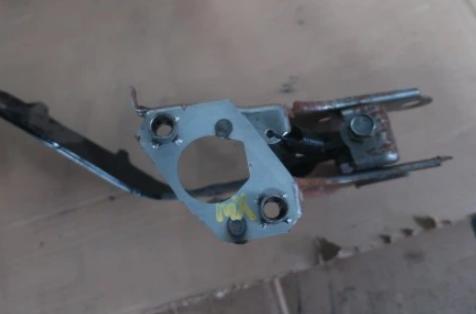 TOYOTA AVENSIS T25 1.8 2.0 spojkový pedál