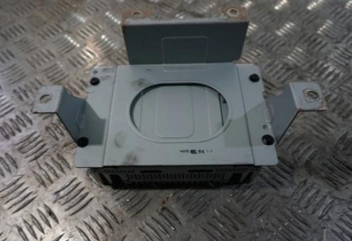 KIA SPORTAGE III 10-  Zosilňovač 963703W300 (Zosilňovače)