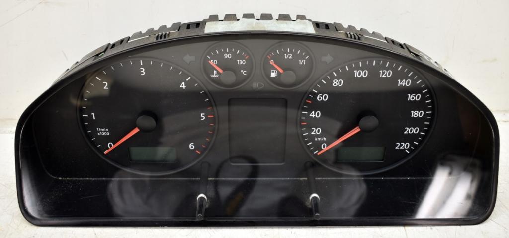 Volkswagen Transporter V T5 2008 102KM 1.9TDI 105KM 03-09 1900 Prístrojovka 7H0920851R