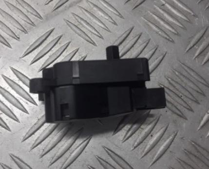 MERCEDES W203  Motorček kúrenia A2038201642