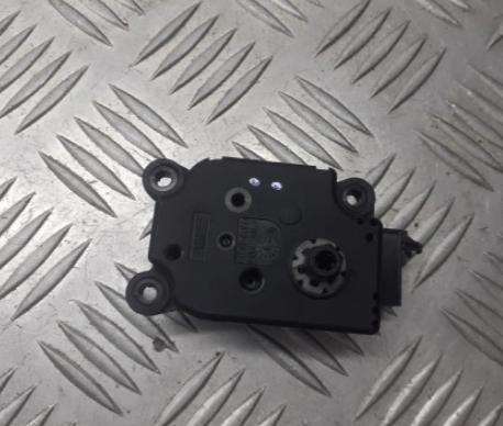 MERCEDES W203  Motorček kúrenia A2038201642