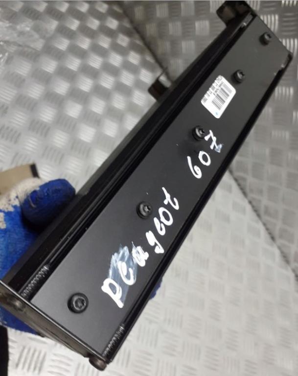 Peugeot 607 SEDAN 4D 2.2HDI 133KM 99-10 Zosilňovač JBL 9631041580