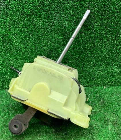 MERCEDES Trieda E W211 Kulisa  A2112673124