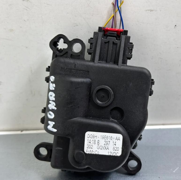 FORD Motorček kúrenia DG9H-19E616-AA