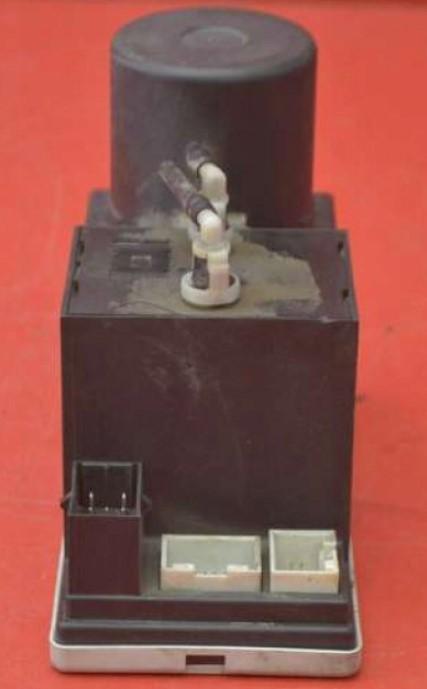 Audi A4 b5 A3 8L pompa Zámok: 8l0862257