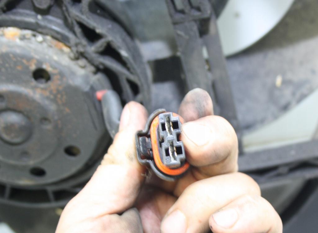 FORD MONDEO MK 3 2005 96kW MK 3 1998 Ventilátor chladiča 5S71-8C607-BC