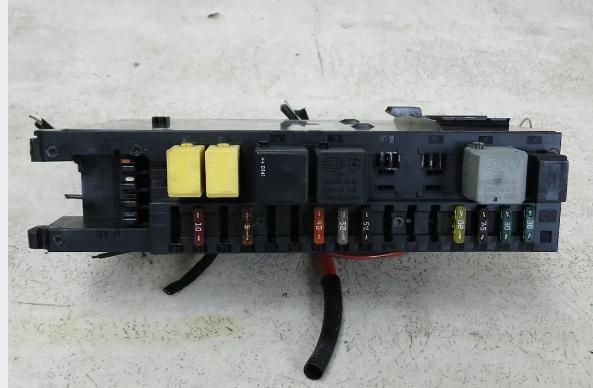 MERCEDES W203 Modul Riadiaca jednotka SAM 2035452401