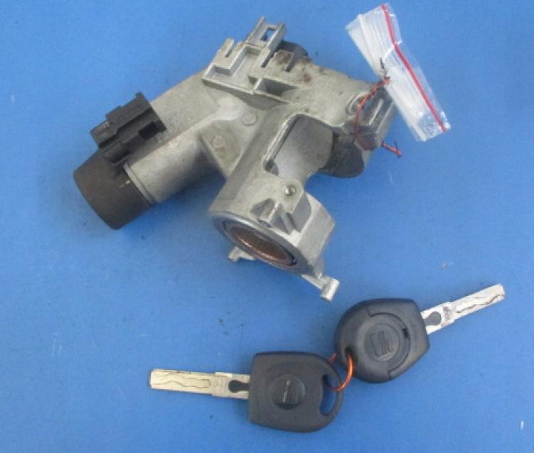 Seat Ibiza II 6K 1993-2002 1.9 tdi 90 HP manual 66 kW 1896 cm3 5- Spínačka 6K0905851