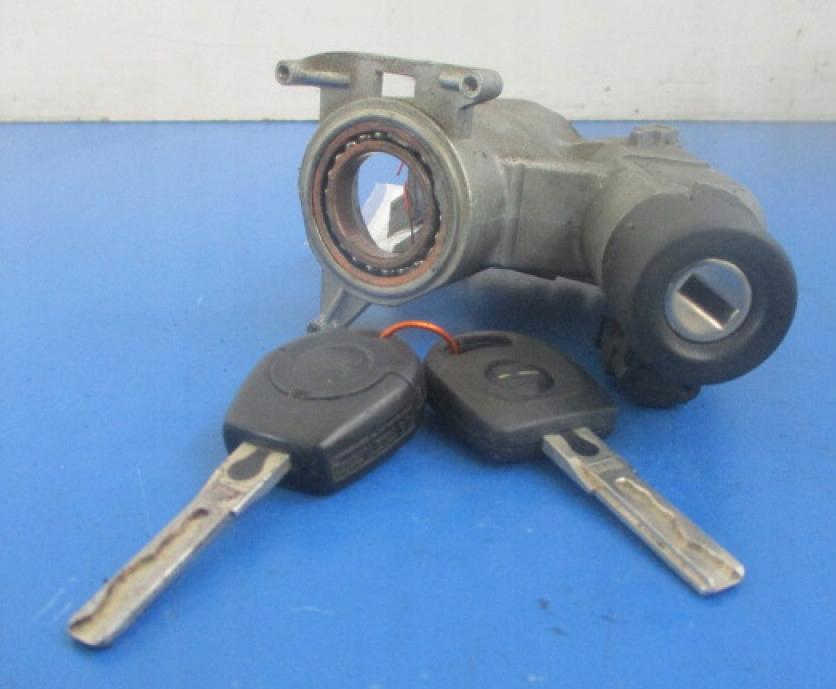 Seat Ibiza II 6K 1993-2002 1.9 tdi 90 HP manual 66 kW 1896 cm3 5- Spínačka 6K0905851