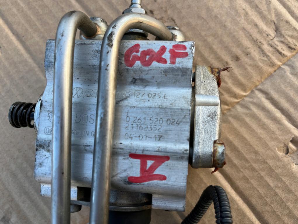 Vw Golf V  Pumpa paliva 0261520024 03C127025L