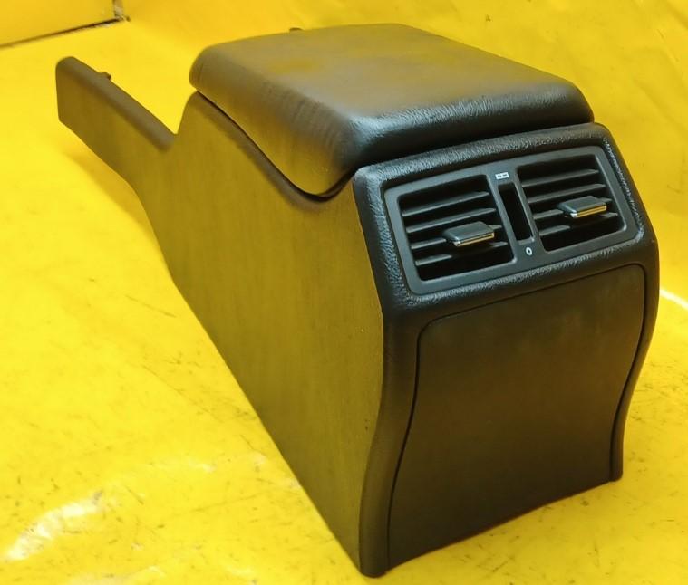 MERCEDES-BENZ W210 E290 2002 E290 2.9 Lakťová opierka + Tunel 9300411