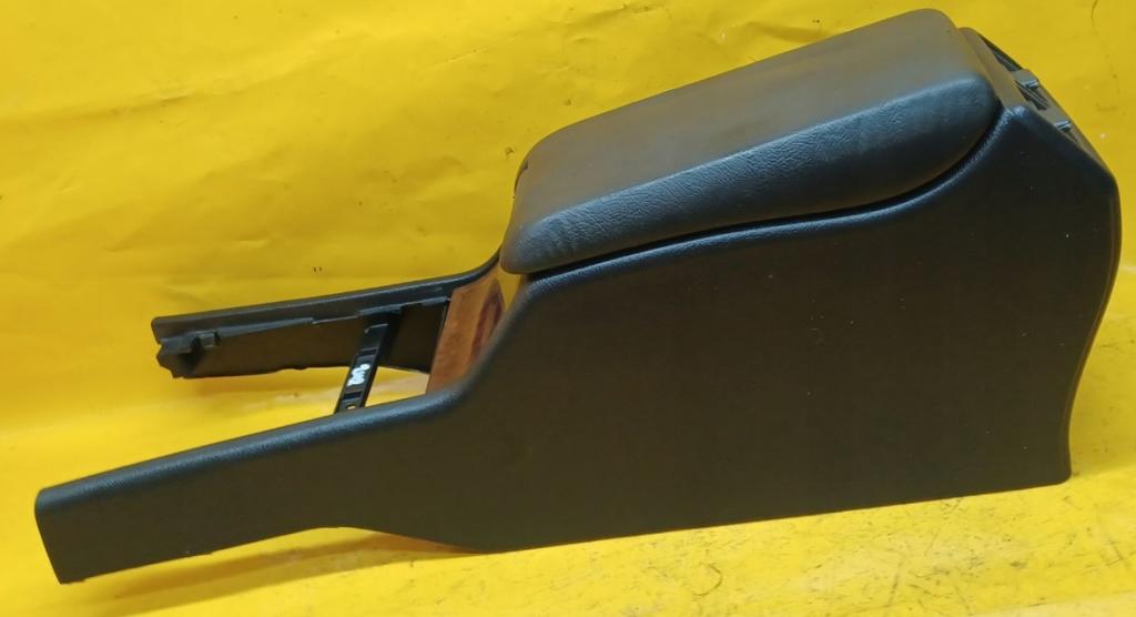 MERCEDES-BENZ W210 E290 2002 E290 2.9 Lakťová opierka + Tunel 9300411