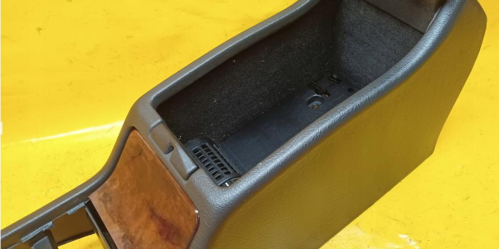 MERCEDES-BENZ W210 E290 2002 E290 2.9 Lakťová opierka + Tunel 9300411