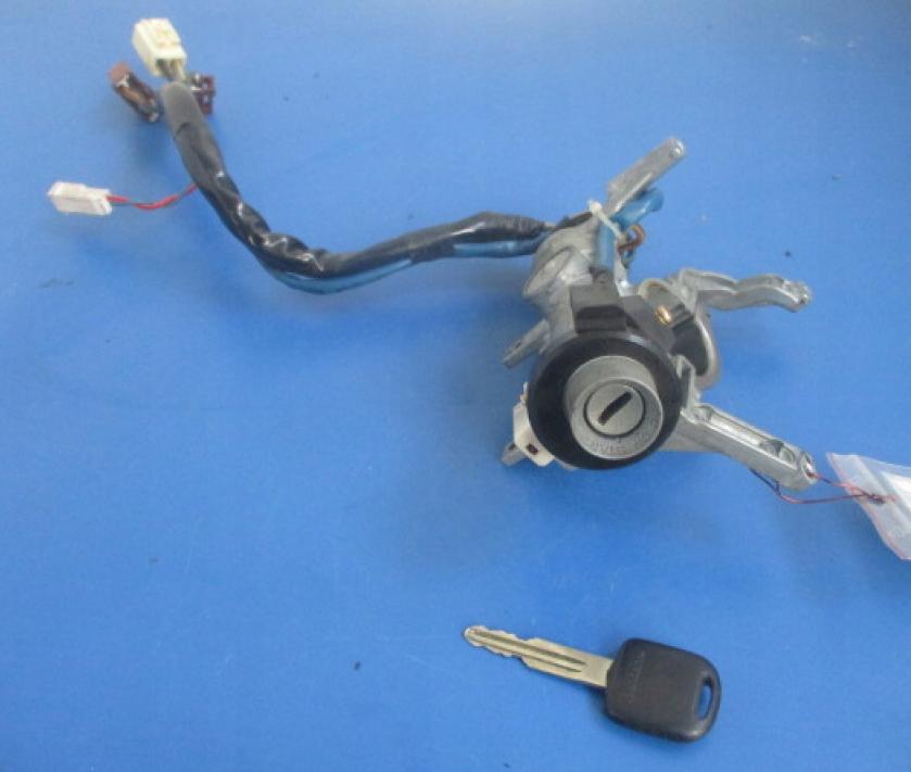 Suzuki Swift 1989-2004 1.0 53km  39 kW 1000 cm3  spinačka