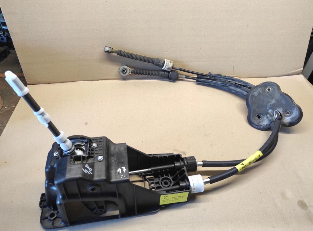 RENAULT MEGANE III Rýchlostné páky 8201062921 8200781046