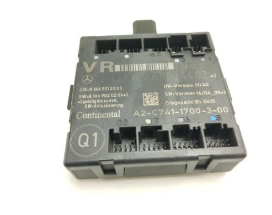 Mercedes  W176     X156   Modul Dverí  pravy A1669004402  