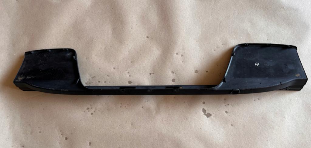 Vw Amarok KRYT NÁRAZNÍKA  2H7807512