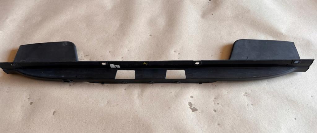 Vw Amarok KRYT NÁRAZNÍKA  2H7807512