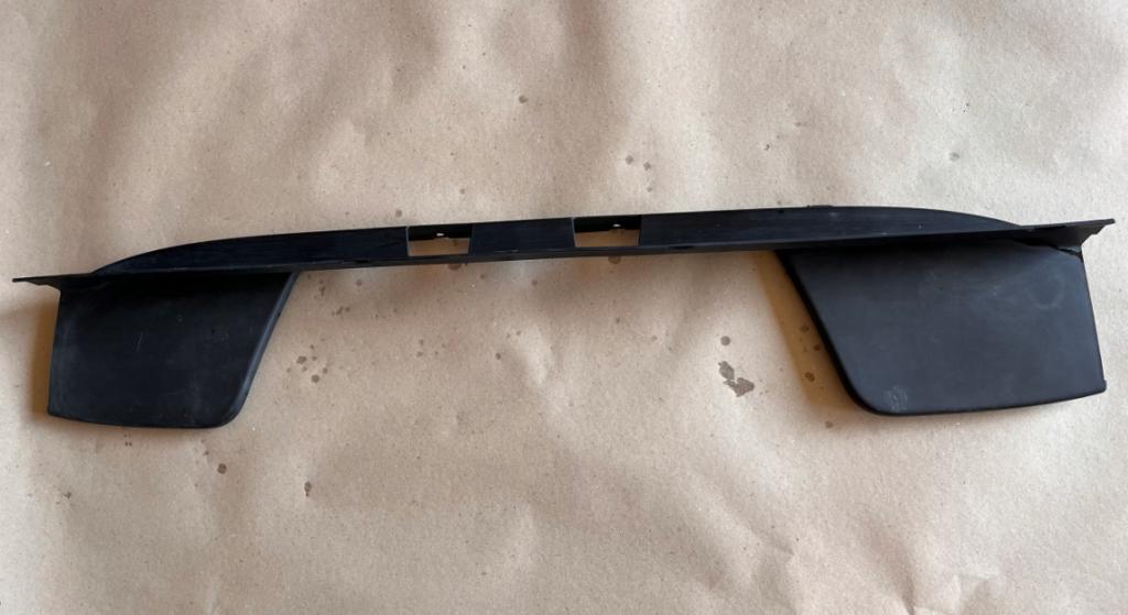 Vw Amarok KRYT NÁRAZNÍKA  2H7807512