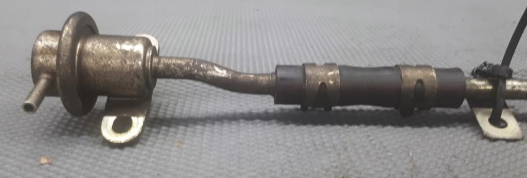 DAIHATSU FEROZA 1.6 I 16V HD-E manual 5 stupňová 4X4 70 kW 95 km Lišta vstrekovacia 2328087105