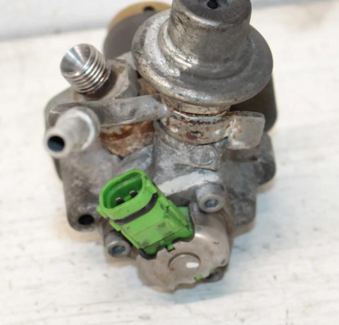 Toyota Avensis II pumpa paliva vysokého tlaku 23100-28032