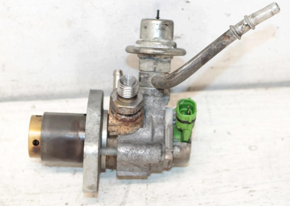 Toyota Avensis II pumpa paliva vysokého tlaku 23100-28032 