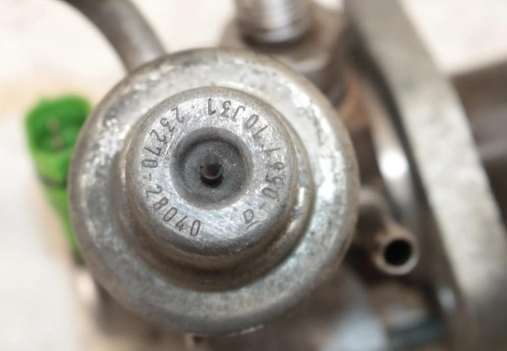 Toyota Avensis II pumpa paliva vysokého tlaku 23100-28032