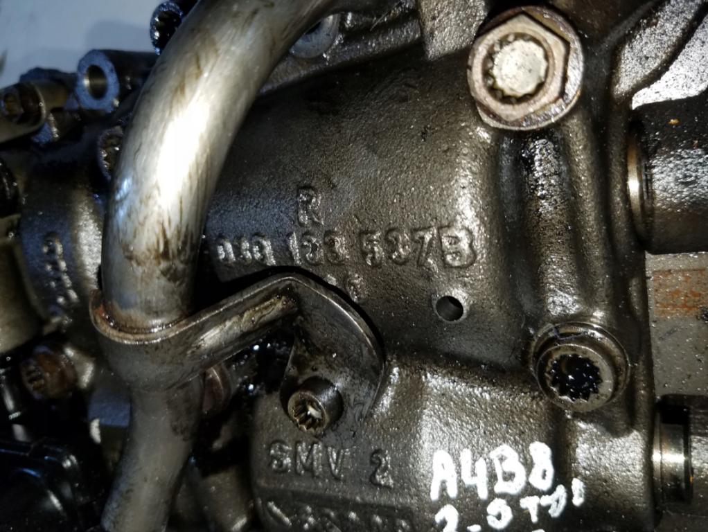 AUDI A4 B8 2.0 TDI CAG olejové čerpadlo 03G103537B