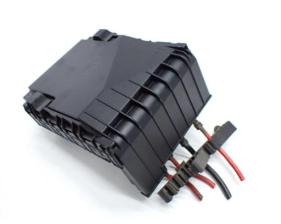 Skoda Octavia II skrinka poistková 1K0937125