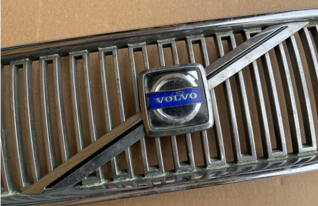 VOLVO V 50 2006 136 kW 1997 Mriežka maska