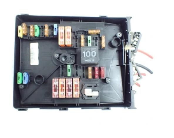 Skoda Octavia II skrinka poistková 1K0937125