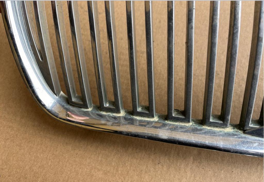 VOLVO V 50 2006 136 kW 1997 Mriežka maska