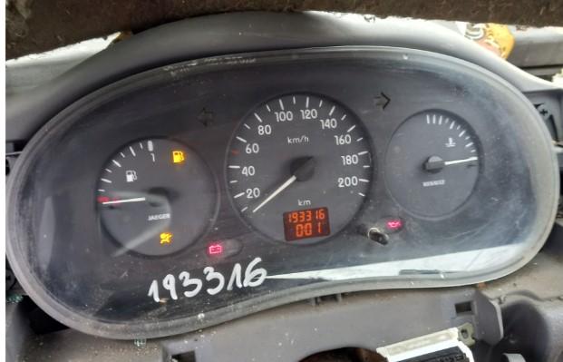RENAULT CLIO II Prístrojovka budíky přístrojová deska rýchlosti  7700428506