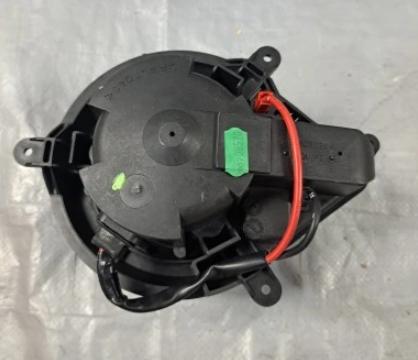 Peugeot 406 2.0 16v 132 HP manual 97 kW 1998 cm3 4- ventilátor vzduchu C22828229X