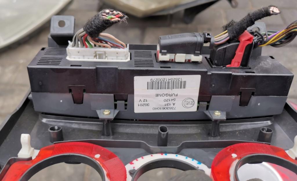 Fiat Ducato II LIFT 02-06 2.8 JTD 90kW 122KM Spínač svetiel výstražných 7353712320