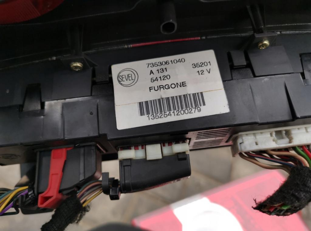 Fiat Ducato II LIFT 02-06 2.8 JTD 90kW 122KM Spínač svetiel výstražných 7353712320